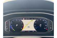 22/72 Volkswagen T-Roc 1.5 TSI R-Line SUV Petrol DSG 150 ps