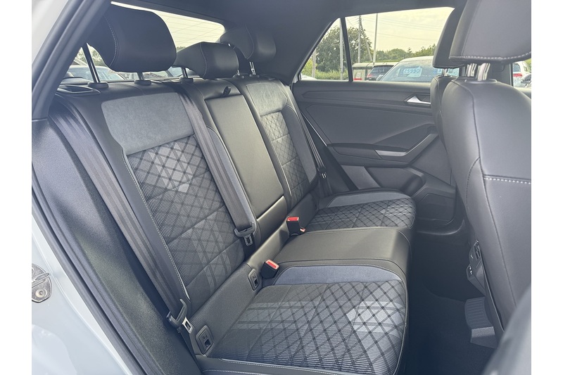 Volkswagen 1.5 TSI R-Line SUV 5dr Petrol DSG Euro 6 (s/s) (150 ps)