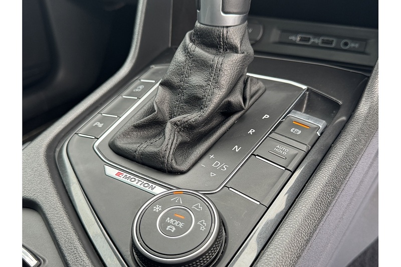 Volkswagen 2.0 TDI SEL SUV 5dr Diesel DSG 4Motion Euro 6 (s/s) (190 ps)