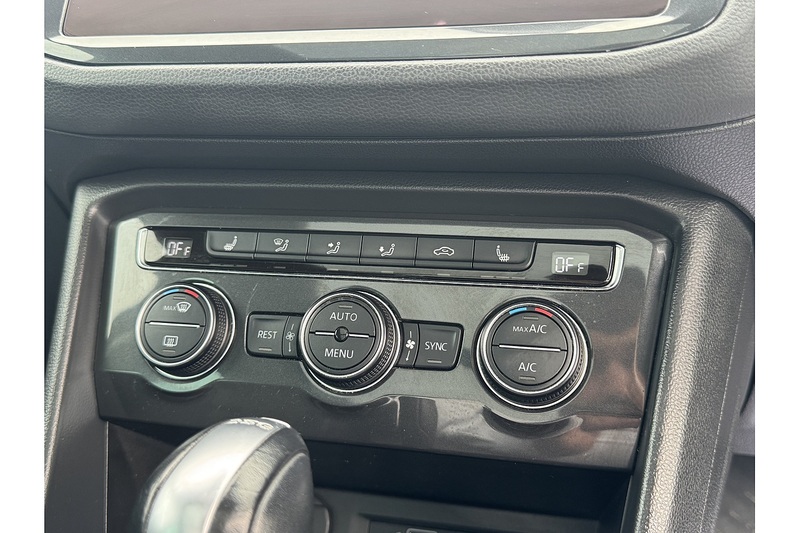 Volkswagen 2.0 TDI SEL SUV 5dr Diesel DSG 4Motion Euro 6 (s/s) (190 ps)