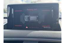 17/17 Audi Q3 TFSI CoD S line Edition Manual 150 PS