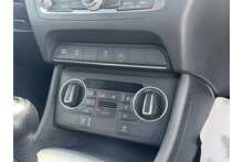 17/17 Audi Q3 TFSI CoD S line Edition Manual 150 PS