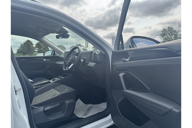 Volkswagen 1.5 eTSI MHEV Life Launch Edition SUV 5dr Petrol Hybrid DSG Euro 6 (s/s) (150 ps)