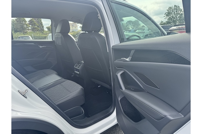 Volkswagen 1.5 eTSI MHEV Life Launch Edition SUV 5dr Petrol Hybrid DSG Euro 6 (s/s) (150 ps)