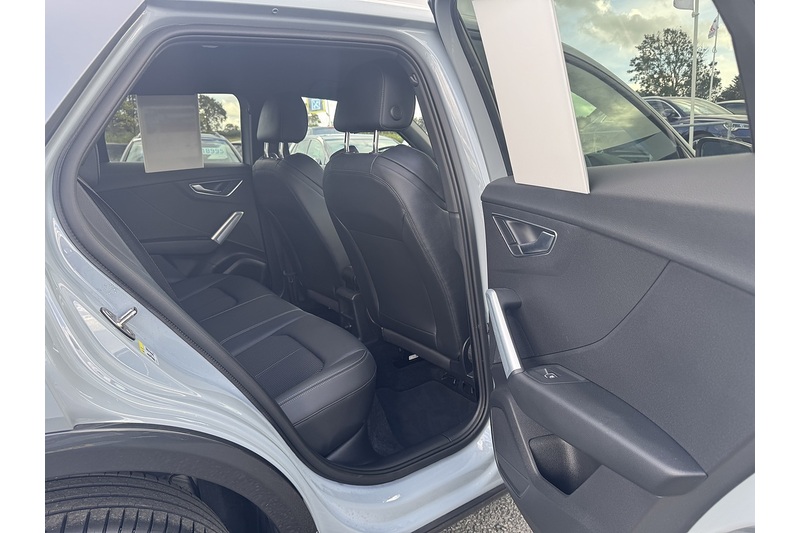 Audi 1.5 TFSI CoD 35 S line SUV 5dr Petrol S Tronic Euro 6 (s/s) (150 ps)