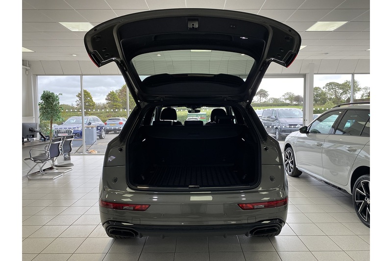 Audi 2.0 TDI 40 Edition 1 SUV 5dr Diesel S Tronic quattro Euro 6 (s/s) (204 ps)