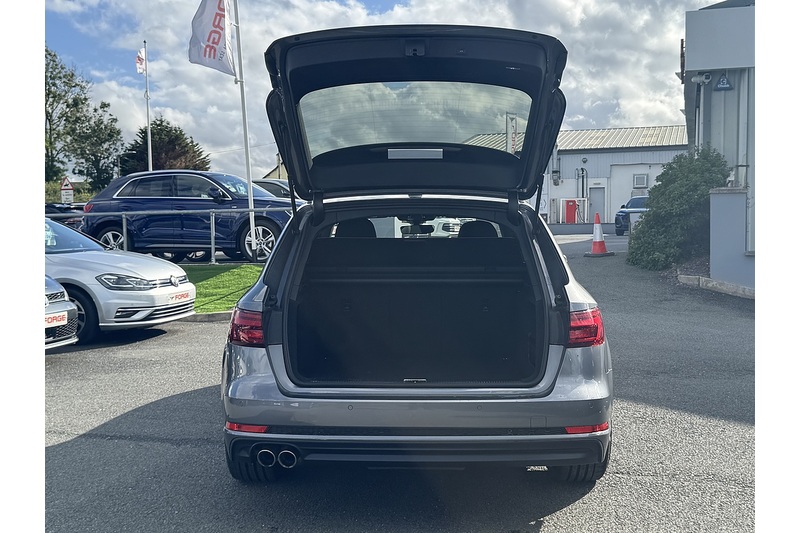 Audi 2.0 TDI Black Edition Estate 5dr Diesel S Tronic Euro 6 (s/s) (190 ps)