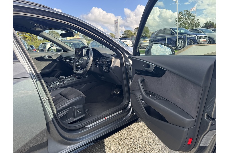 Audi 2.0 TDI Black Edition Estate 5dr Diesel S Tronic Euro 6 (s/s) (190 ps)