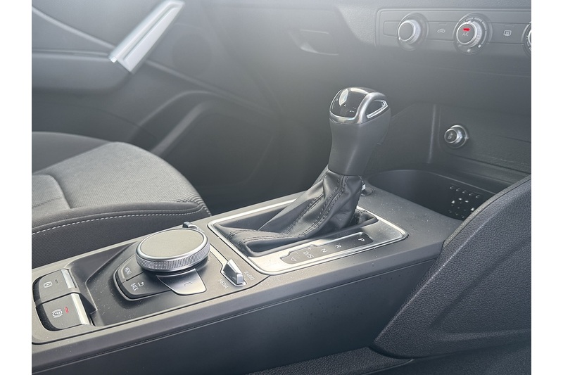 Audi 1.5 TFSI CoD 35 Sport SUV 5dr Petrol S Tronic Euro 6 (s/s) (150 ps)