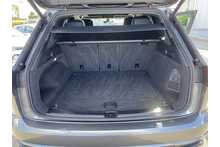 23/73 Volkswagen Touareg 3.0 TDI V6 Black Edition