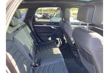 23/73 Volkswagen Touareg 3.0 TDI V6 Black Edition