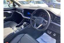 23/73 Volkswagen Touareg 3.0 TDI V6 Black Edition