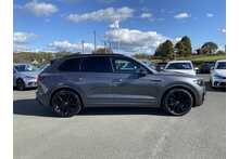 23/73 Volkswagen Touareg 3.0 TDI V6 Black Edition