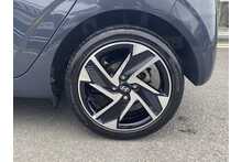 24/73 Hyundai i10 Premium Hatchback 1.2 Manual Petrol