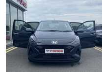 24/73 Hyundai i10 Premium Hatchback 1.2 Manual Petrol