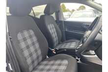 24/73 Hyundai i10 Premium Hatchback 1.2 Manual Petrol