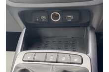 24/73 Hyundai i10 Premium Hatchback 1.2 Manual Petrol