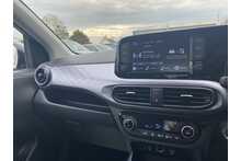 24/73 Hyundai i10 Premium Hatchback 1.2 Manual Petrol