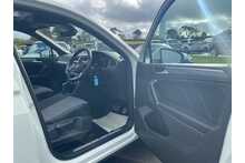 17/67 Volkswagen Tiguan R-Line 2.0 TDI 4Motion DSG