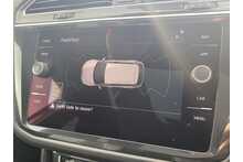 17/67 Volkswagen Tiguan R-Line 2.0 TDI 4Motion DSG