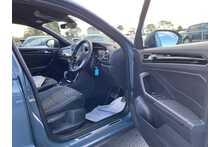 23/23 Volkswagen T-Roc 1.5 TSI R-Line