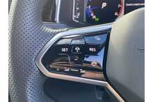 23/23 Volkswagen T-Roc 1.5 TSI R-Line