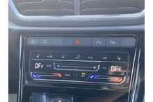 23/23 Volkswagen T-Roc 1.5 TSI R-Line