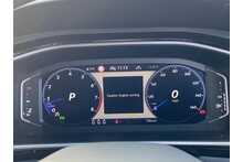 23/23 Volkswagen T-Roc 1.5 TSI R-Line