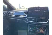 23/23 Volkswagen T-Roc 1.5 TSI R-Line