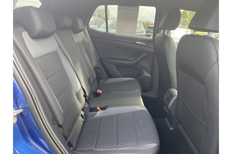 Volkswagen 1.0 TSI R-Line SUV 5dr Petrol DSG Euro 6 (s/s) (110 ps)