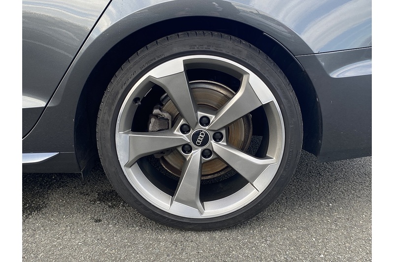 Audi 2.0 TDI 35 Black Edition Estate 5dr Diesel S Tronic Euro 6 (s/s) (163 ps)