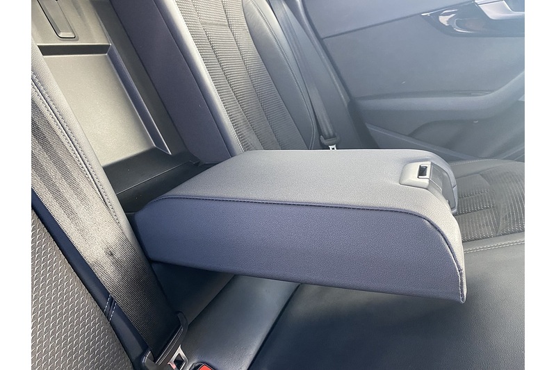 Audi 2.0 TDI 35 Black Edition Estate 5dr Diesel S Tronic Euro 6 (s/s) (163 ps)