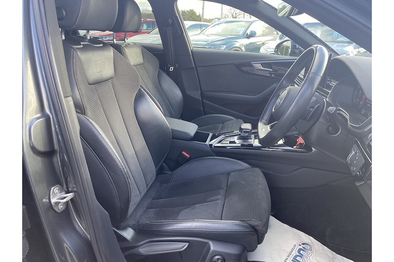 Audi 2.0 TDI 35 Black Edition Estate 5dr Diesel S Tronic Euro 6 (s/s) (163 ps)