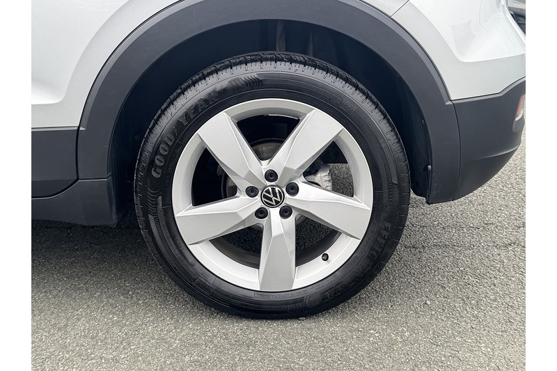 Volkswagen 1.0 TSI SEL SUV 5dr Petrol DSG Euro 6 (s/s) (110 ps)