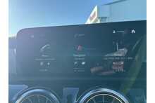 22/72 Mercedes-Benz CLA220d AMG Line Shooting Brake Diesel DCT 190 ps