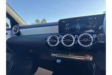 22/72 Mercedes-Benz CLA220d AMG Line Shooting Brake Diesel DCT 190 ps