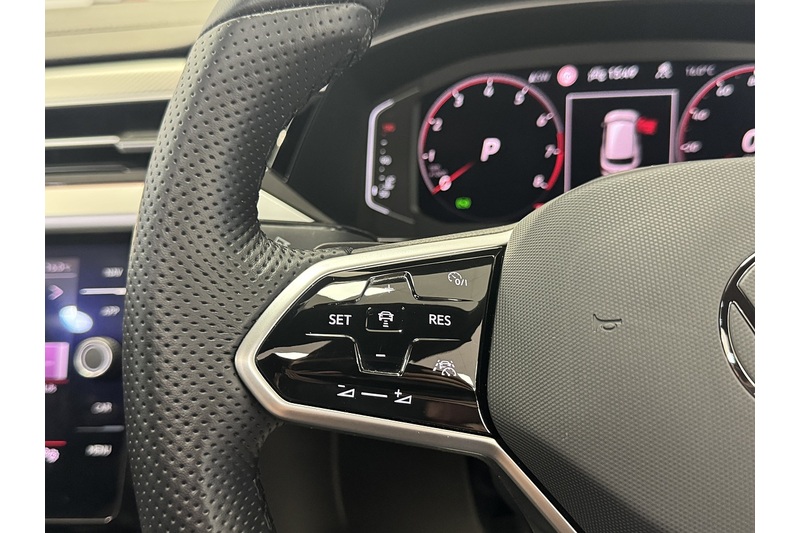 Volkswagen 2.0 TSI R-Line Shooting Brake 5dr Petrol DSG Euro 6 (s/s) (190 ps)