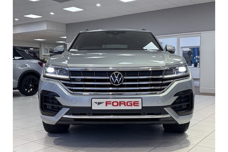 Volkswagen 3.0 TDI V6 R-Line Tech Plus SUV 5dr Diesel Tiptronic 4Motion Euro 6 (s/s) (286 ps)