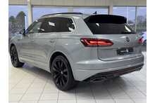 23/73 Volkswagen Touareg TDI V6 R-Line Tech Plus