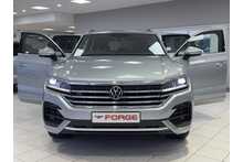 23/73 Volkswagen Touareg TDI V6 R-Line Tech Plus