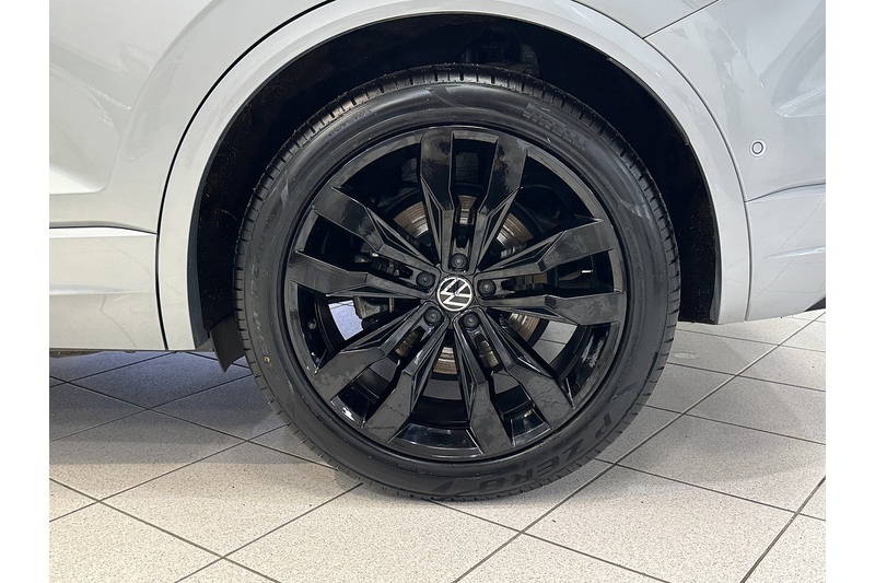 Volkswagen 3.0 TDI V6 R-Line Tech Plus SUV 5dr Diesel Tiptronic 4Motion Euro 6 (s/s) (286 ps)