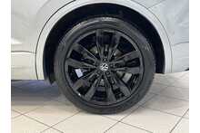 23/73 Volkswagen Touareg TDI V6 R-Line Tech Plus