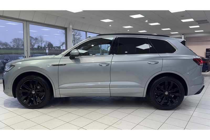Volkswagen 3.0 TDI V6 R-Line Tech Plus SUV 5dr Diesel Tiptronic 4Motion Euro 6 (s/s) (286 ps)