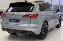 23/73 Volkswagen Touareg TDI V6 R-Line Tech Plus