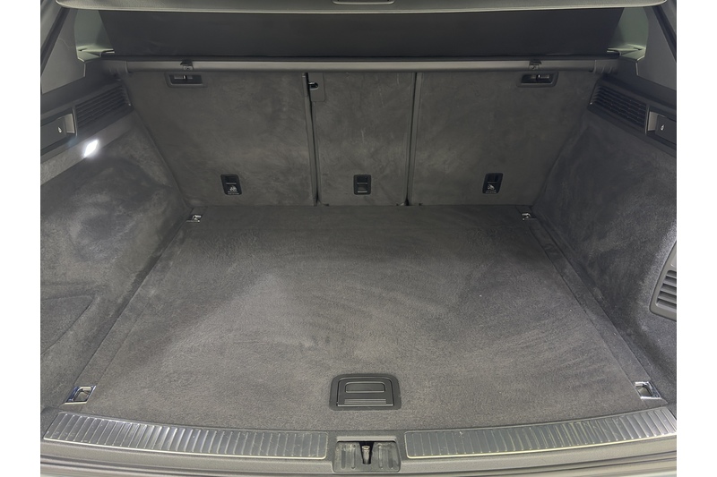 Volkswagen 3.0 TDI V6 R-Line Tech Plus SUV 5dr Diesel Tiptronic 4Motion Euro 6 (s/s) (286 ps)