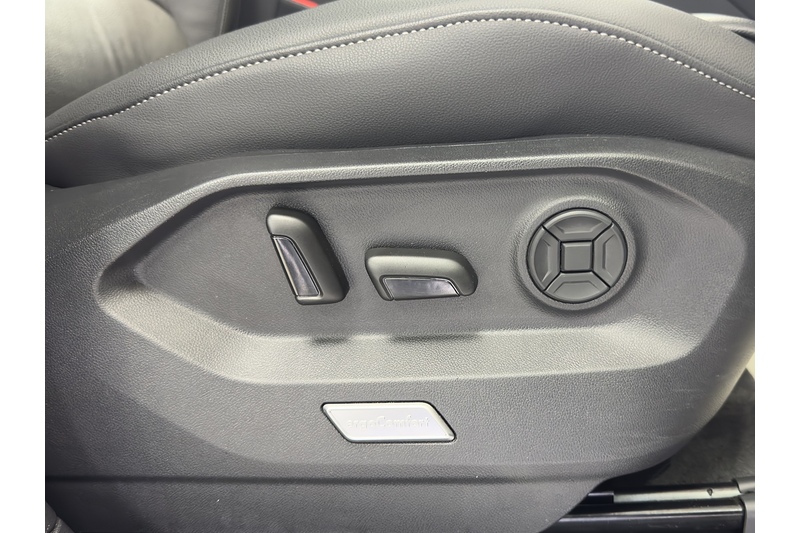 Volkswagen 3.0 TDI V6 R-Line Tech Plus SUV 5dr Diesel Tiptronic 4Motion Euro 6 (s/s) (286 ps)