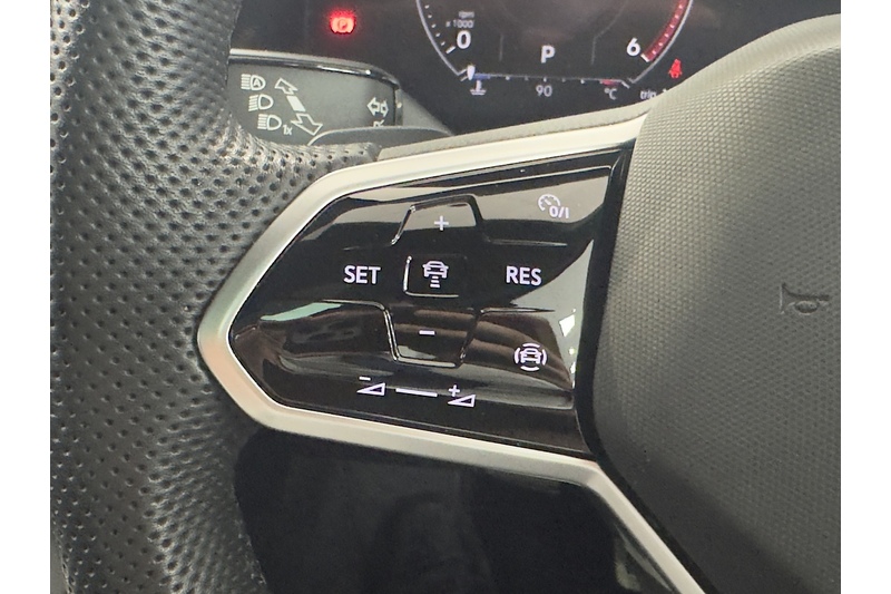 Volkswagen 3.0 TDI V6 R-Line Tech Plus SUV 5dr Diesel Tiptronic 4Motion Euro 6 (s/s) (286 ps)