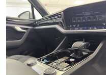 23/73 Volkswagen Touareg TDI V6 R-Line Tech Plus