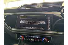 25/25 Audi Q3 Black Edition Quattro 2.0 TDI S Tronic  193PS SUV