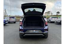 18/68 Volkswagen T-Roc 2.0 TDI SEL SUV Manual 4Motion 150 ps